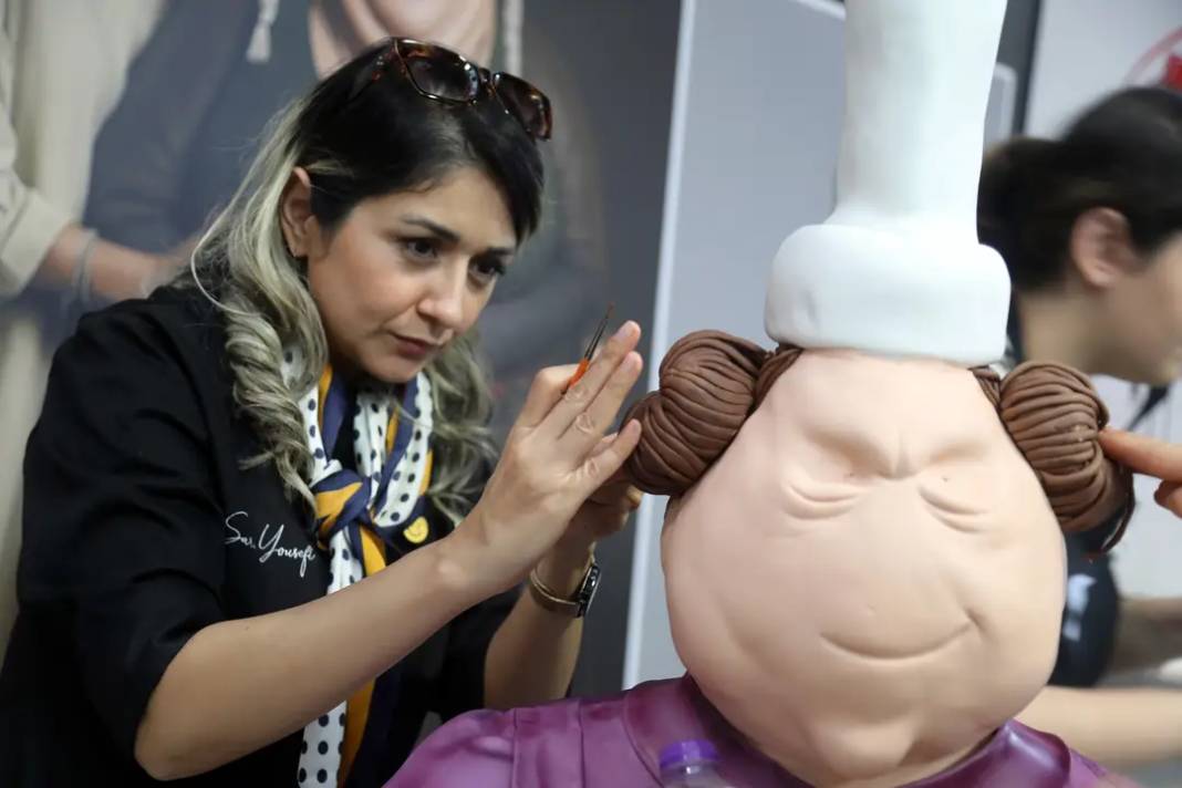 Antalya’da Tatlı Rekor: 150 Kiloluk Şeker Heykel 3